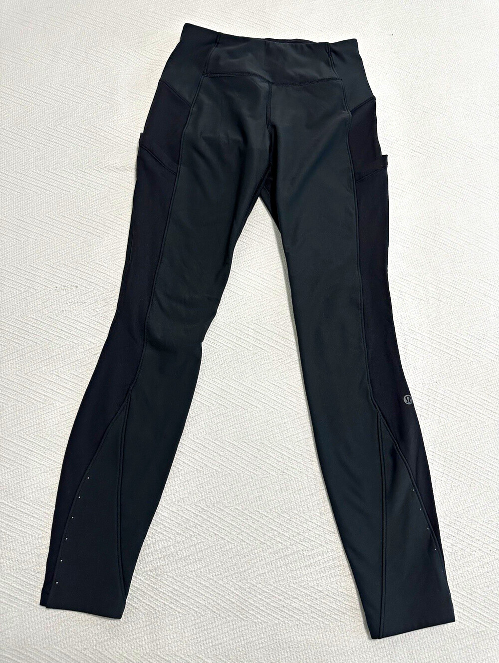 lululemon athletica Black Ankle Leggings Size 4 Pockets Zip Pocket Stretch